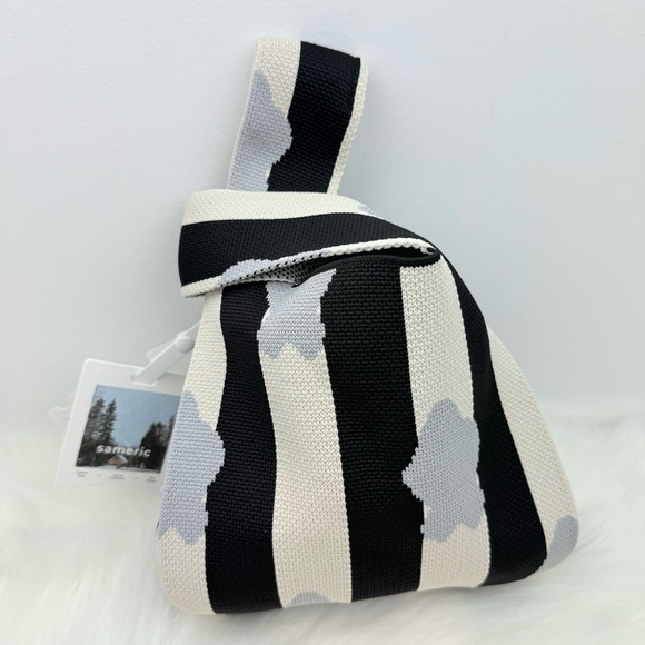 NWT Stylish Monochrome Striped Canvas Tote - Picture 7 of 8